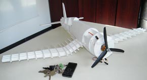 Warbird mit Motor und erster Beplankung
